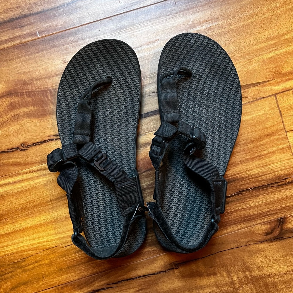 Bedrock Cairn Adventure Women 9 Black Hook Loop Thong Strap Vibram Sandals